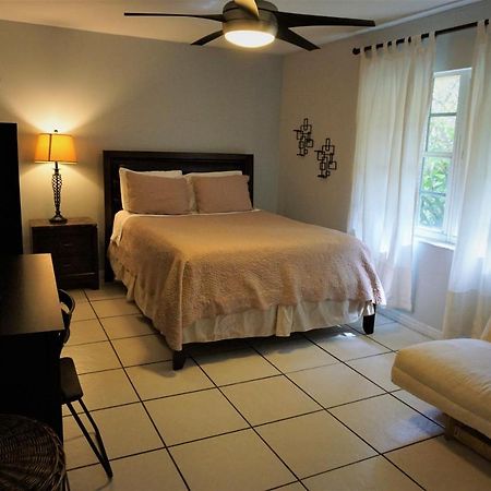 Jupiter Waterfalls - Newly Updated - Tiki Hut, Fire Pit, Kitchen, Pool Heater And More Exteriör bild