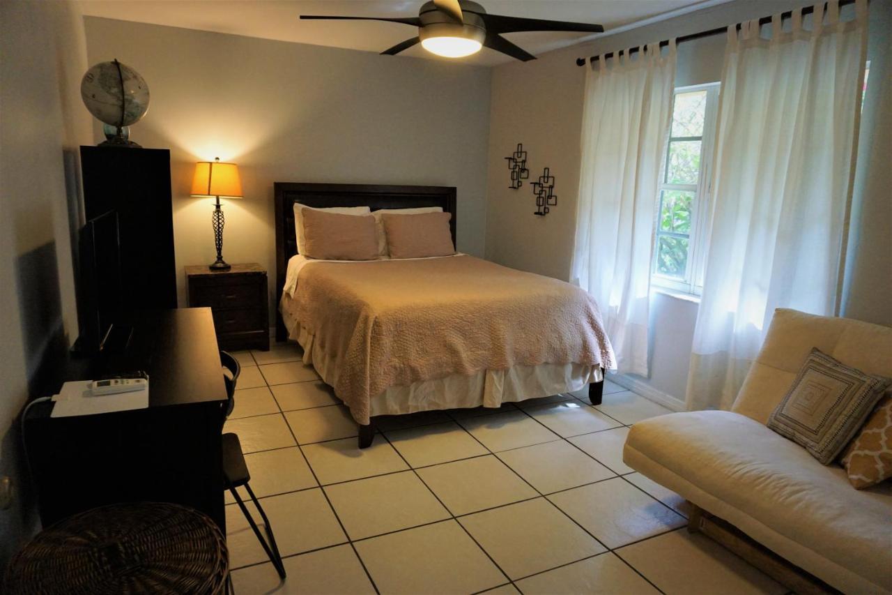 Jupiter Waterfalls - Newly Updated - Tiki Hut, Fire Pit, Kitchen, Pool Heater And More Exteriör bild