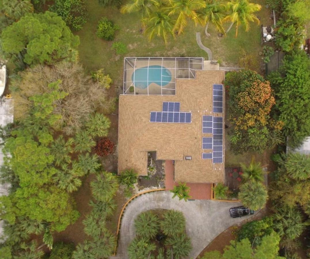Jupiter Waterfalls - Newly Updated - Tiki Hut, Fire Pit, Kitchen, Pool Heater And More Exteriör bild